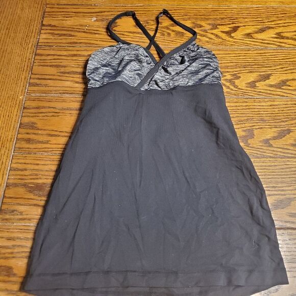 Lululemon black embrace tank size 6 - Picture 5 of 7